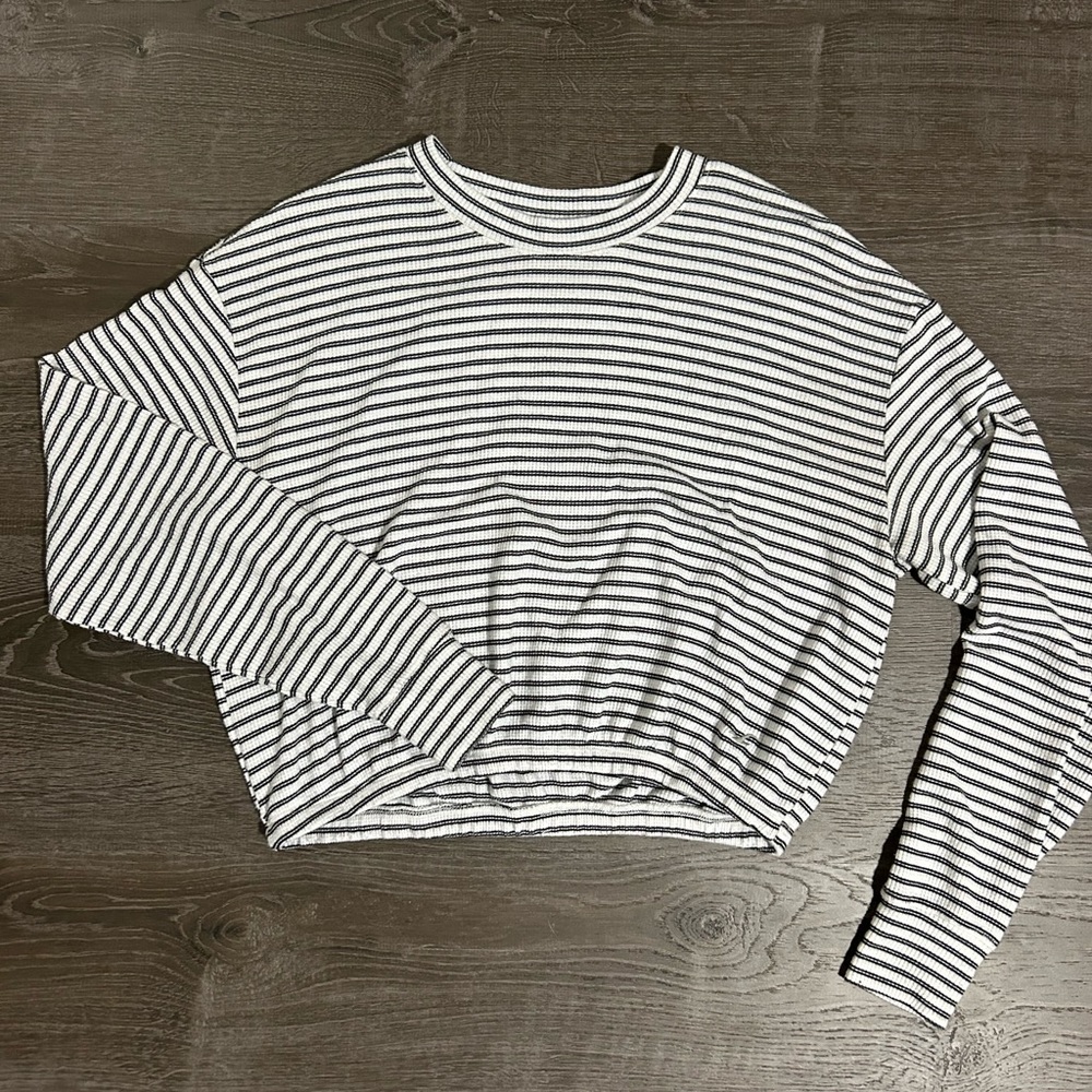 Hollister long sleeve crop top